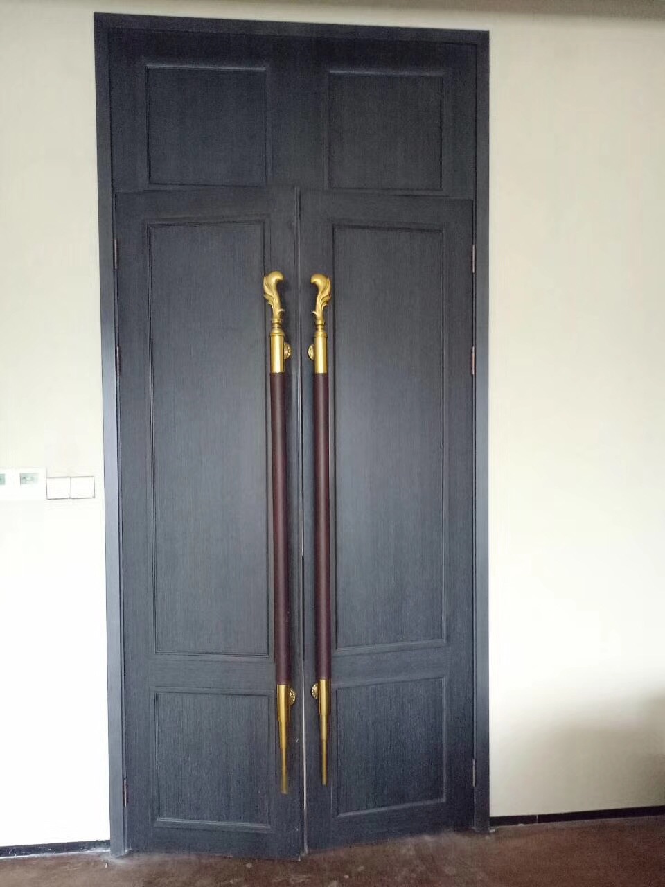 Wooden fireproof doors (2)
