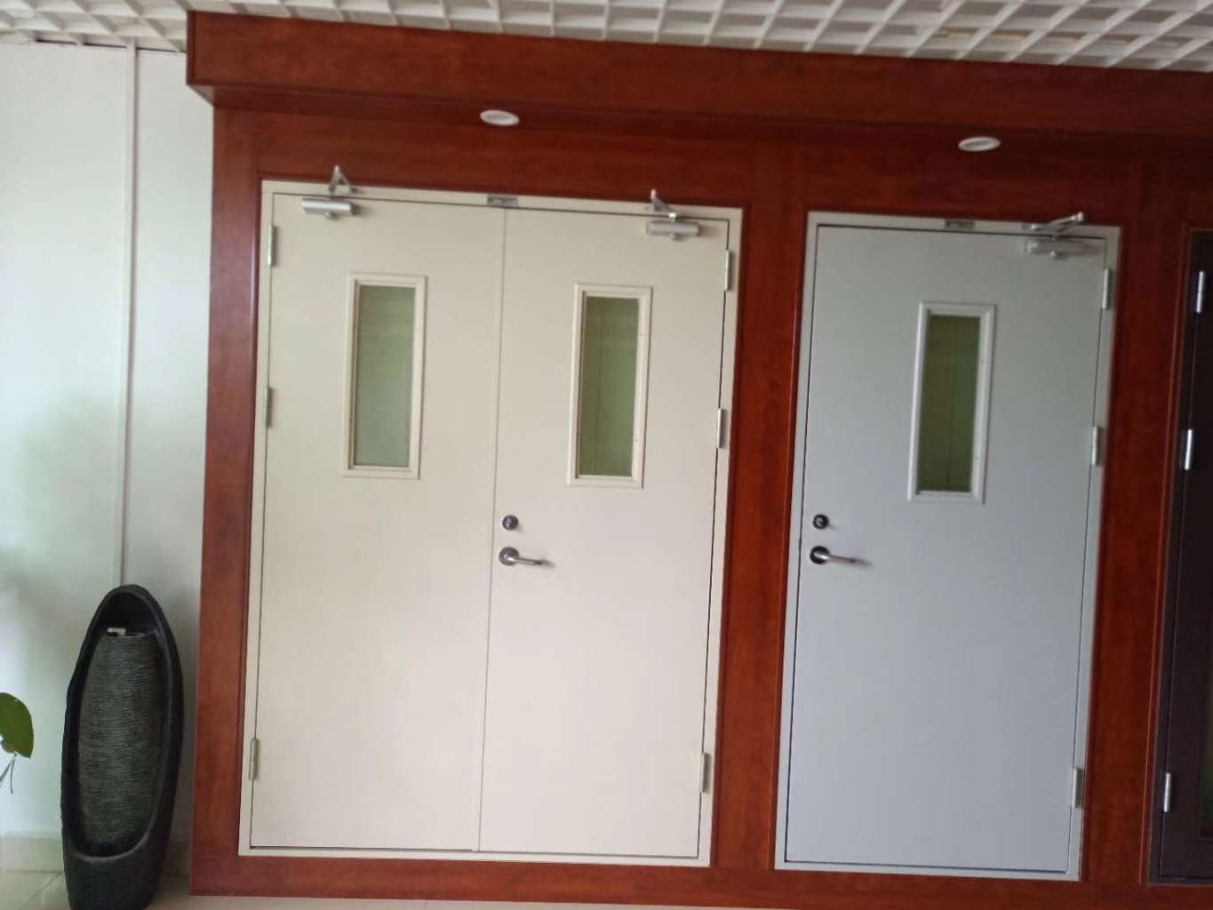 Steel fire - resistant doors (3)