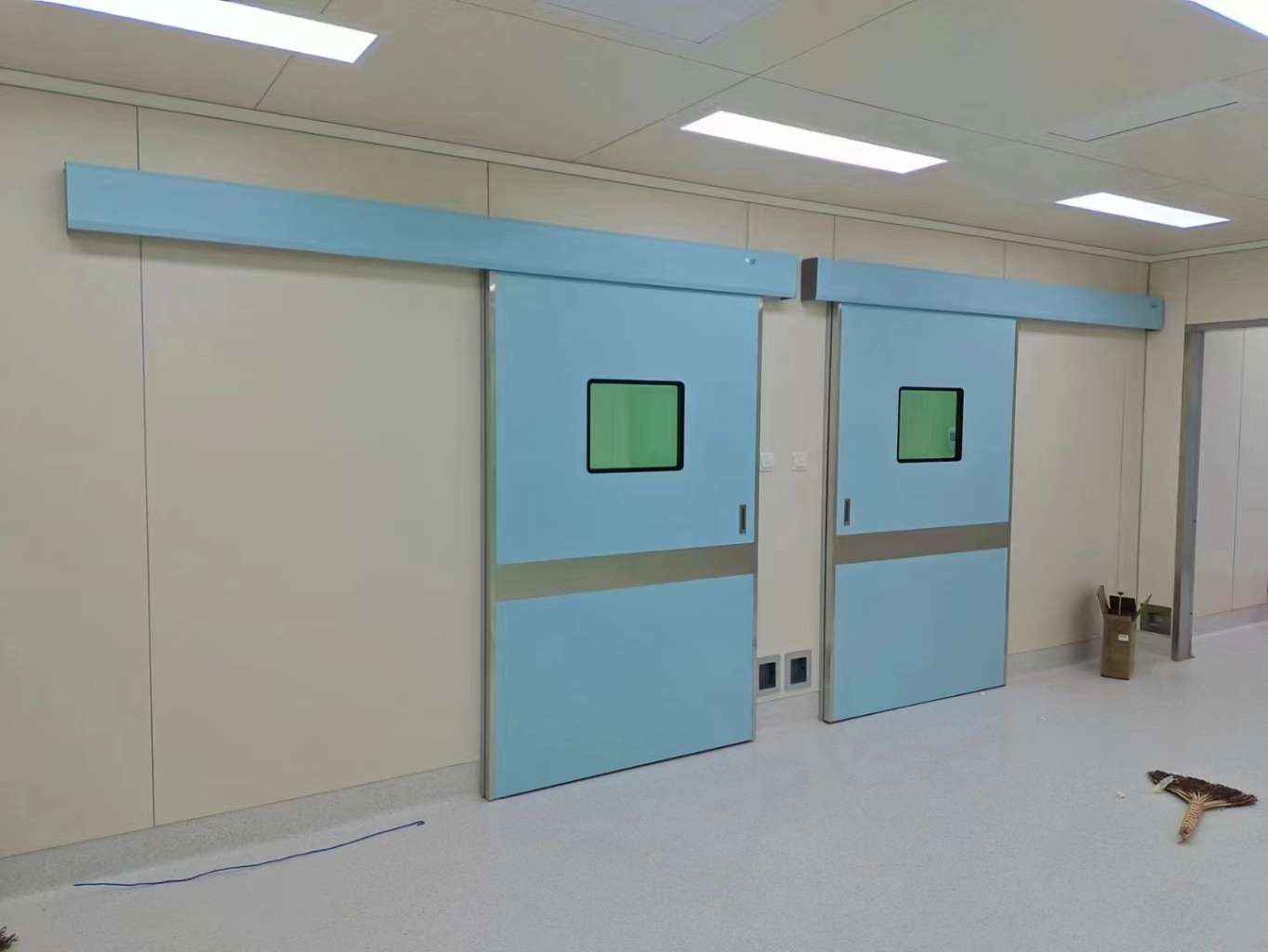 學校教室門